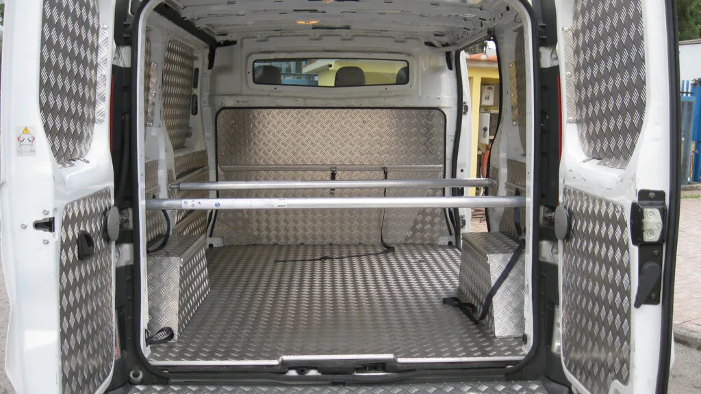 rivestimento completo su misura per furgoni