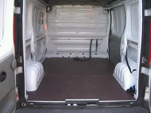 Pianale in legno multistrato marino per furgoni, resistente e antiscivolo.